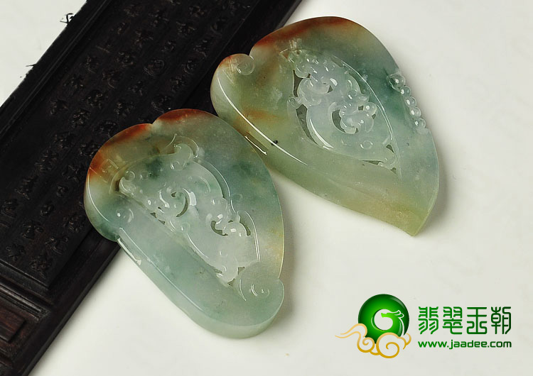 冰种黄翡飘花缅甸翡翠A货仿古龙挂件（一对）