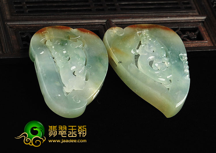冰种黄翡飘花缅甸翡翠A货仿古龙挂件（一对）