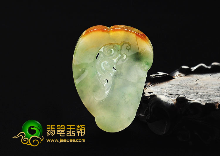 冰种黄翡飘花缅甸翡翠A货仿古龙挂件（一对）