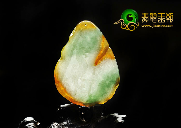 糯冰种三彩缅甸翡翠A货仿古龙牌挂件