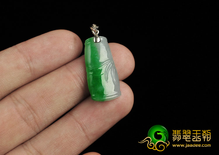 糯冰种翠色缅甸翡翠A货节节高挂件