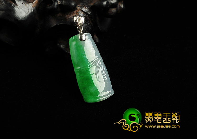 糯冰种翠色缅甸翡翠A货节节高挂件