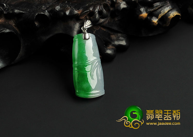 糯冰种翠色缅甸翡翠A货节节高挂件