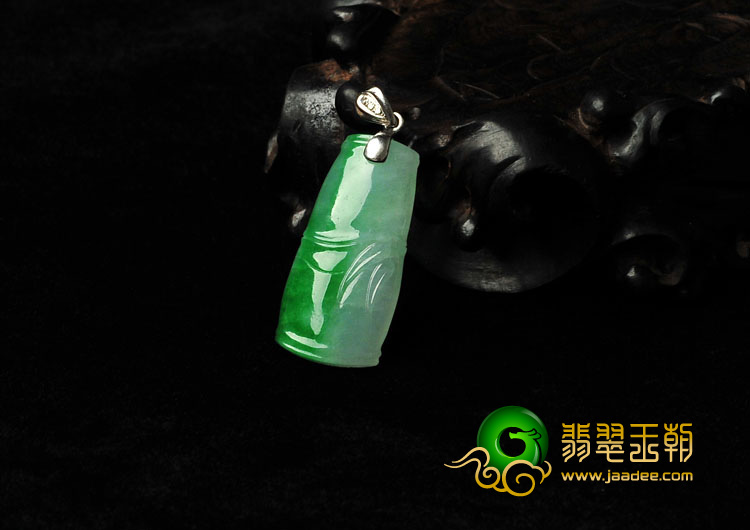 糯冰种翠色缅甸翡翠A货节节高挂件