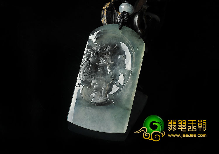 冰种飘黑花缅甸翡翠A货龙牌挂件
