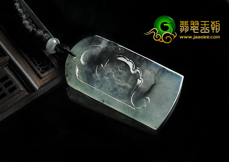 冰种飘黑花缅甸翡翠A货龙牌挂件