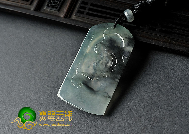 冰种飘黑花缅甸翡翠A货龙牌挂件