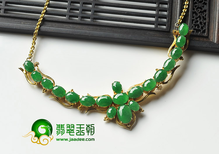 冰种阳绿缅甸翡翠A货刻面项链面