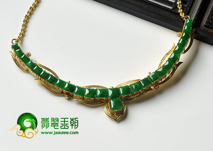 冰种阳绿缅甸翡翠A货刻面项链面