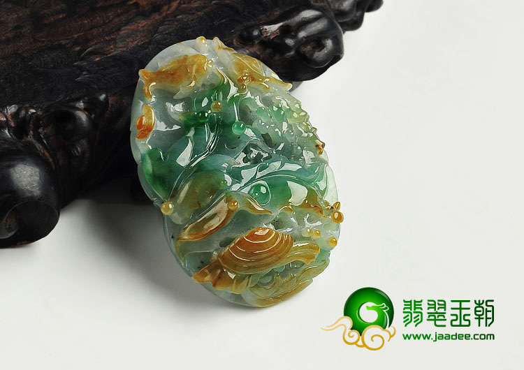 冰种三彩缅甸翡翠A货海底世界挂件