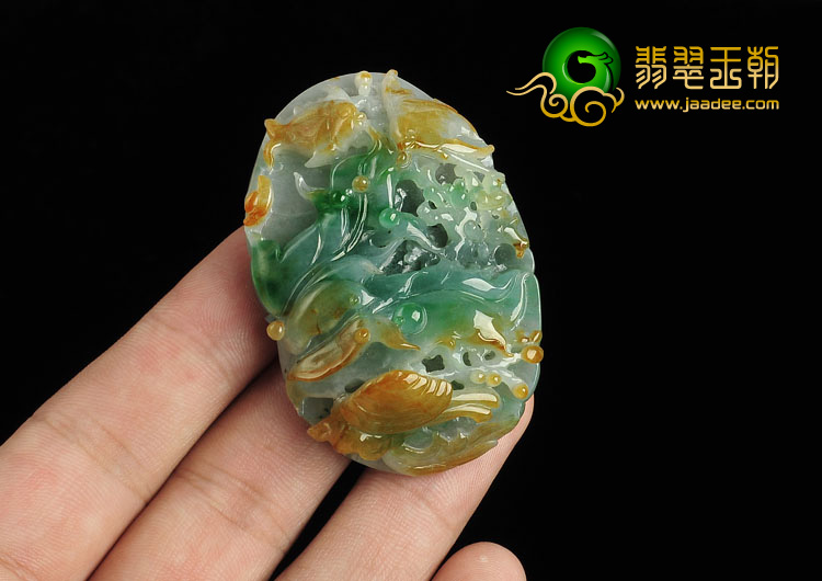 冰种三彩缅甸翡翠A货海底世界挂件