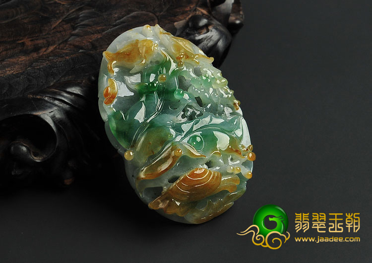 冰种三彩缅甸翡翠A货海底世界挂件