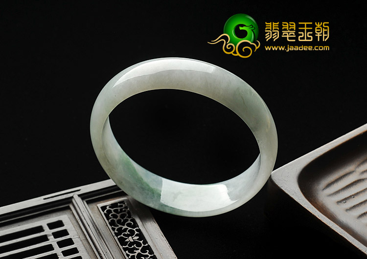 糯冰种飘花缅甸翡翠A货贵妃镯（55.2mm-50.3mm）