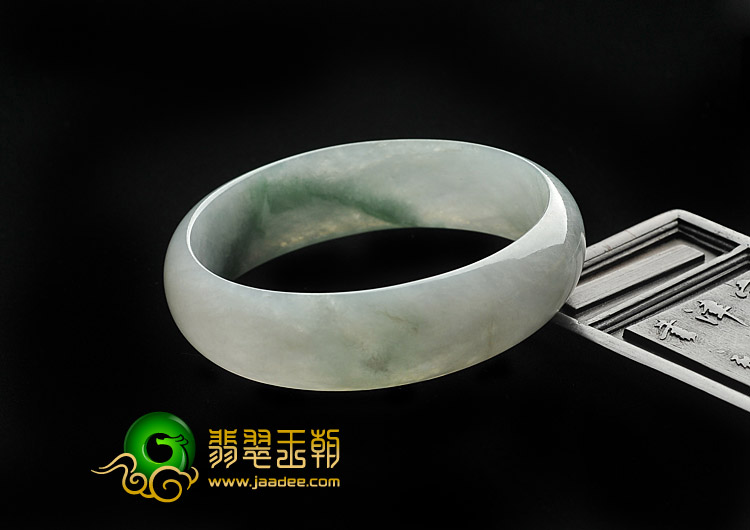 糯冰种飘花缅甸翡翠A货贵妃镯（55.2mm-50.3mm）