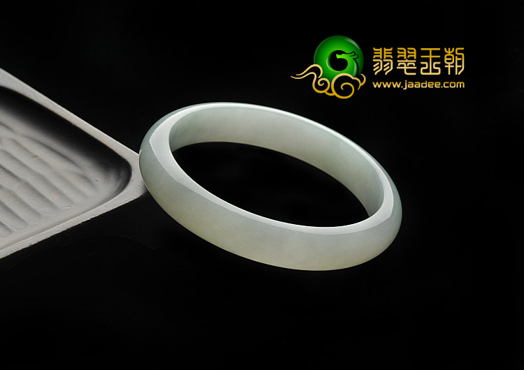 糯冰种晴水缅甸翡翠A货手镯（55.8mm）