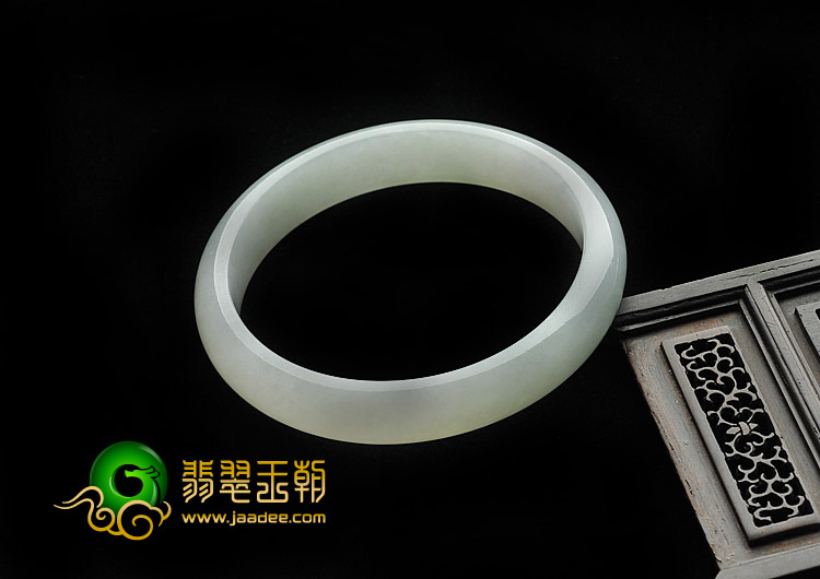 糯冰种晴水缅甸翡翠A货手镯（55.8mm）
