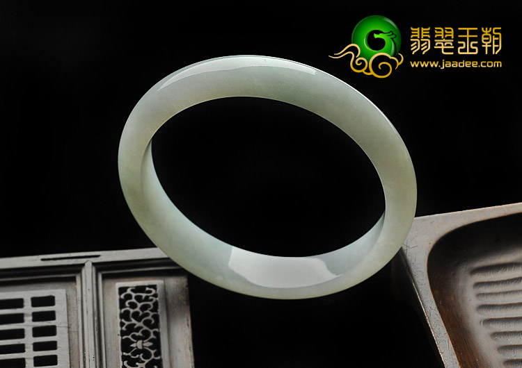 糯冰种晴水缅甸翡翠A货手镯（55.8mm）