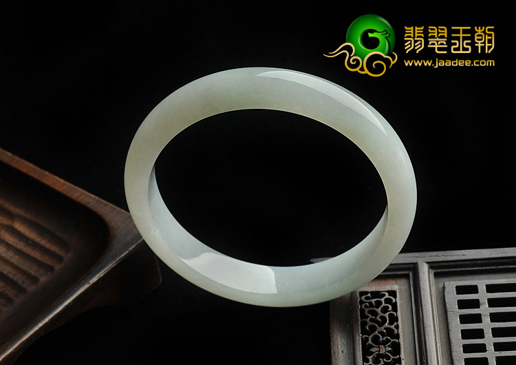 糯冰种晴水缅甸翡翠A货手镯（55.8mm）