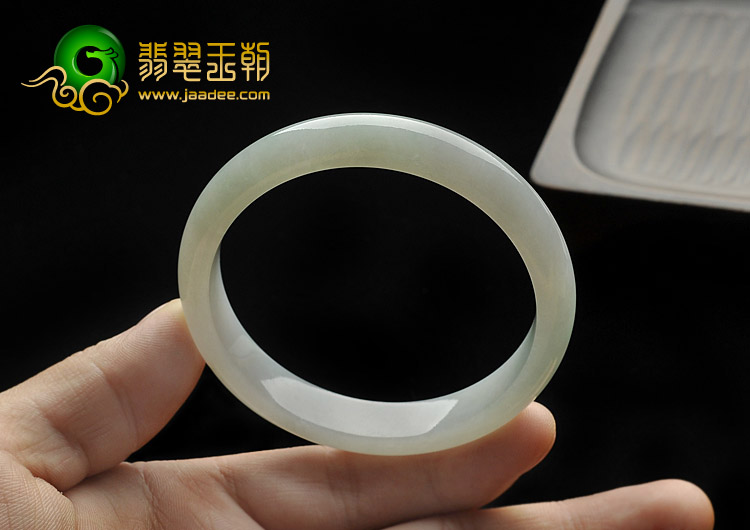 糯冰种晴水缅甸翡翠A货手镯（55.8mm）