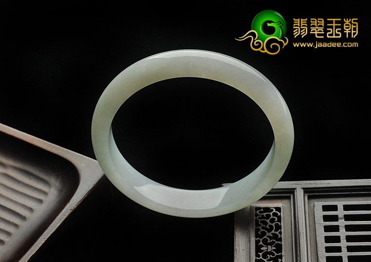 糯冰种晴水缅甸翡翠A货手镯（55.8mm）