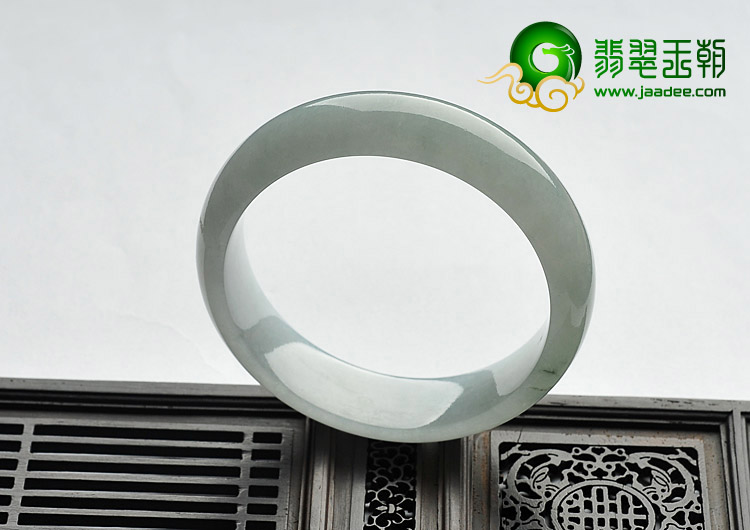 糯冰种晴水缅甸翡翠A货手镯（58mm）