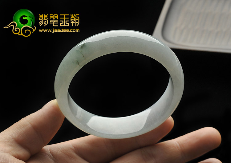 糯冰种晴水缅甸翡翠A货手镯（58mm）