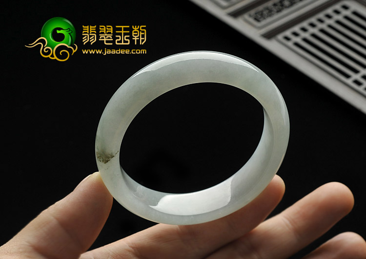 糯冰种晴水缅甸翡翠A货手镯（53.2mm）