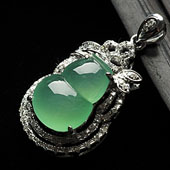 冰种淡绿色缅甸翡翠A货镶玫瑰金葫芦胸坠（真钻）