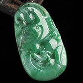 冰种翠色缅甸翡翠A货鹦鹉挂件