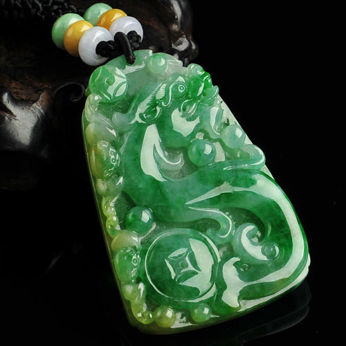 冰种黄加绿缅甸翡翠A货龙牌挂件