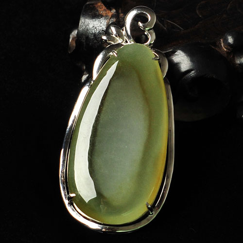 冰种褐黄翡缅甸翡翠A货镶白金胸坠