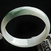 糯冰种飘花缅甸翡翠A货贵妃镯（55.2mm-50.3mm）