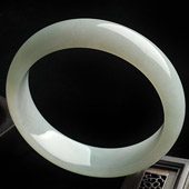 糯冰种略飘翠缅甸翡翠A货手镯（57.7mm）