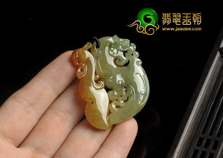 冰种黄翡飘花缅甸翡翠A货龙飞凤舞挂件