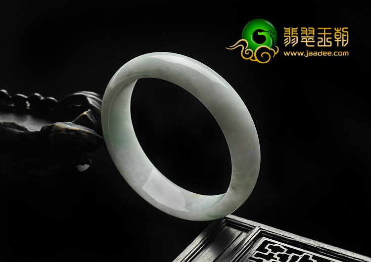 糯冰种飘翠缅甸翡翠A货手镯（57.8mm）