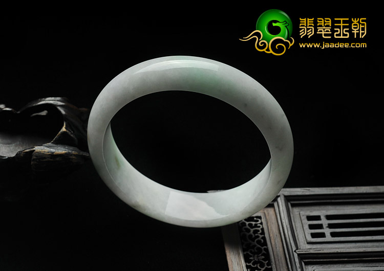 糯冰种飘翠缅甸翡翠A货手镯（57.8mm）
