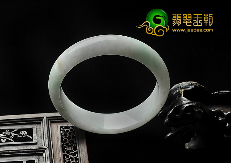 糯冰种飘翠缅甸翡翠A货手镯（57.8mm）