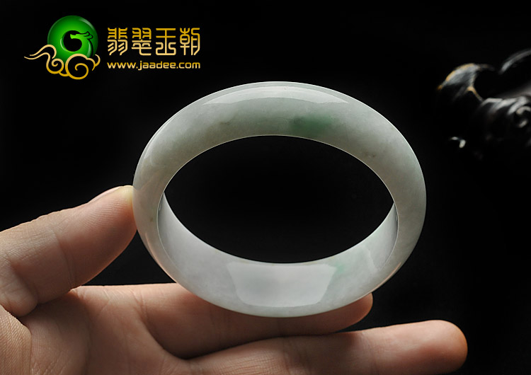 糯冰种飘翠缅甸翡翠A货手镯（57.8mm）