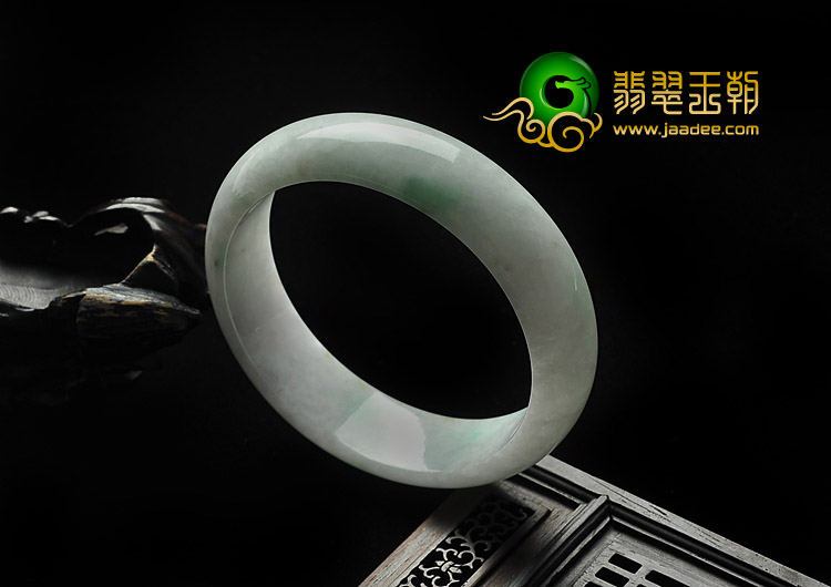 糯冰种飘翠缅甸翡翠A货手镯（57.8mm）