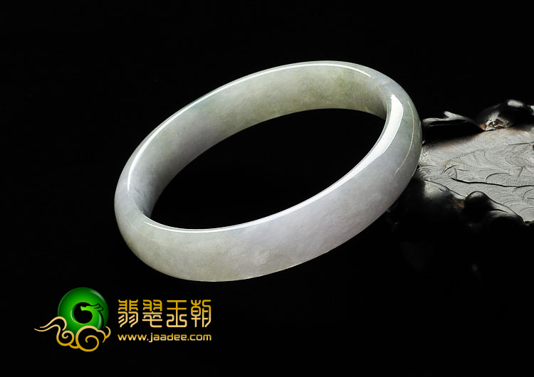 糯冰种淡春略飘花缅甸翡翠A货手镯（58.8mm）
