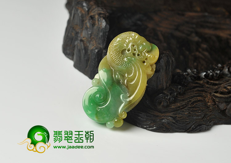 糯冰种黄加绿缅甸翡翠A货龙挂件