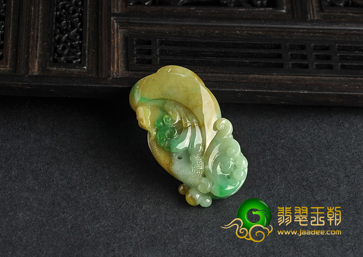 糯冰种黄加绿缅甸翡翠A货龙挂件