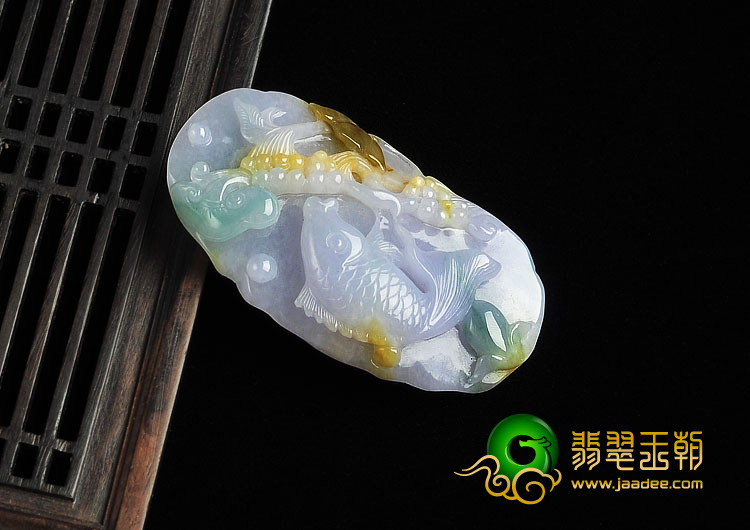 糯冰种三彩缅甸翡翠A货年年有余挂件