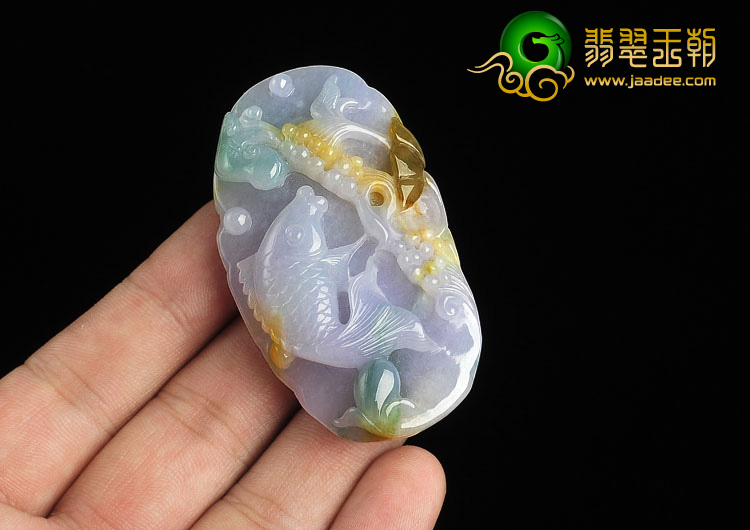 糯冰种三彩缅甸翡翠A货年年有余挂件