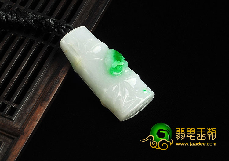 糯冰种白底青缅甸翡翠A货节节高挂件