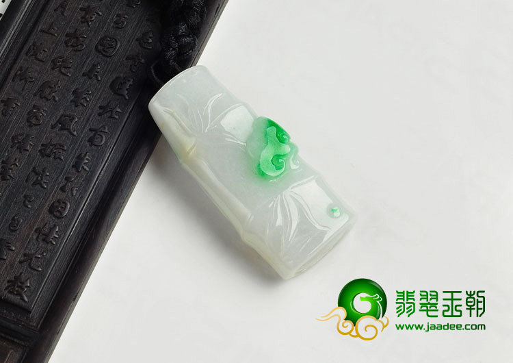 糯冰种白底青缅甸翡翠A货节节高挂件