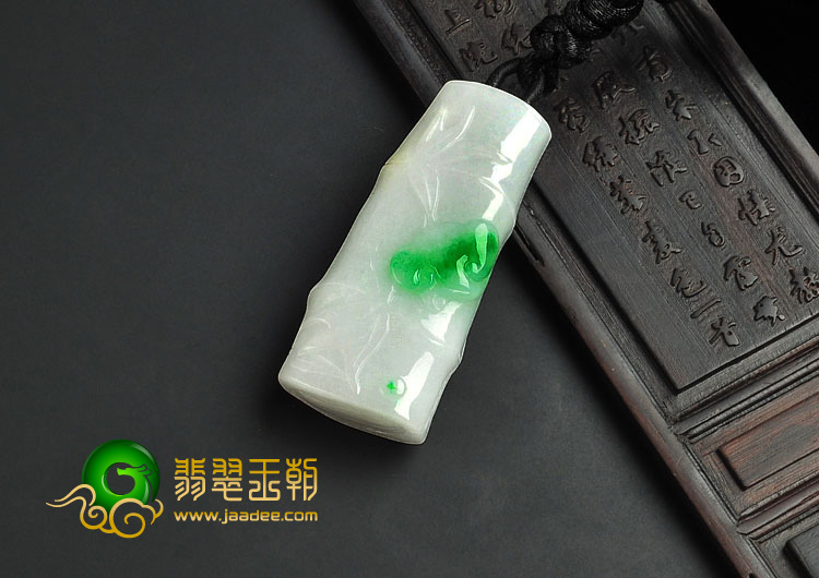 糯冰种白底青缅甸翡翠A货节节高挂件