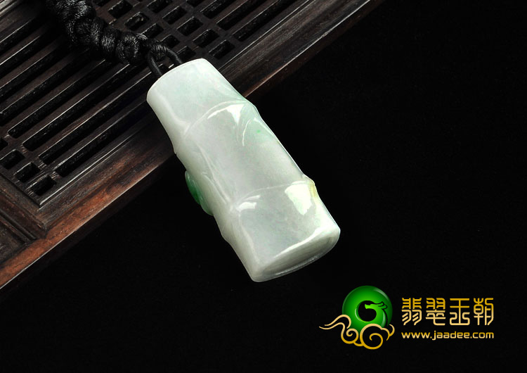 糯冰种白底青缅甸翡翠A货节节高挂件