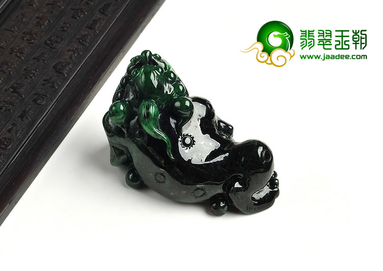 细糯种廯加绿缅甸翡翠A货貔貅挂件