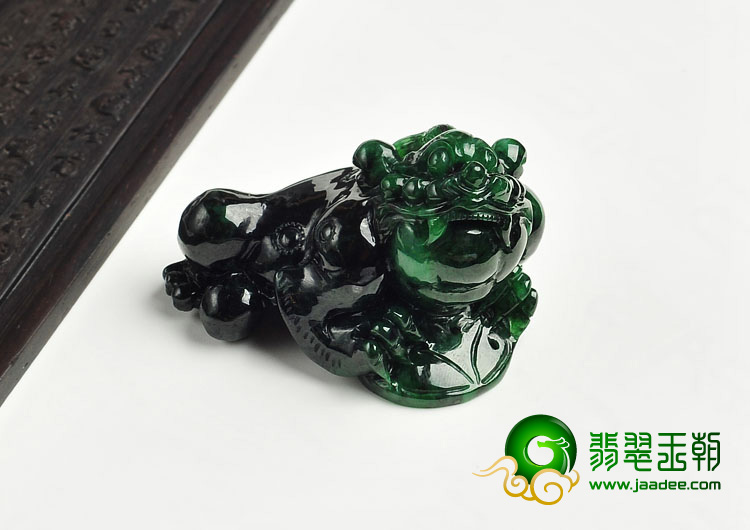 细糯种廯加绿缅甸翡翠A货貔貅挂件